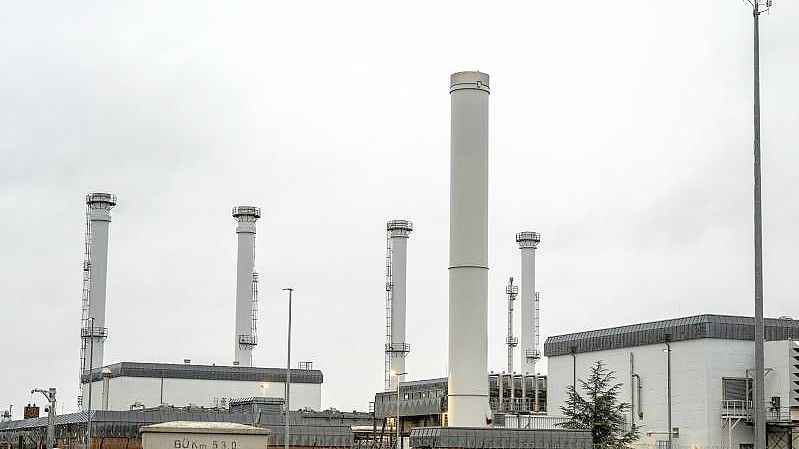 Die Anlage des Erdgasspeichers der Astora GmbH in Rehden, der größte Speicher in Westeuropa. Die Astora GmbH ist eine Tochtergesellschaft des russischen Energiekonzerns Gazprom. Foto: Mohssen Assanimoghaddam/dpa