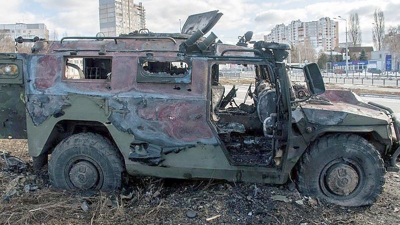 In der zweitgrößten ukrainischen Stadt Charkiw soll es Tote und Verletzte geben. Foto: Marienko Andrew/AP/dpa