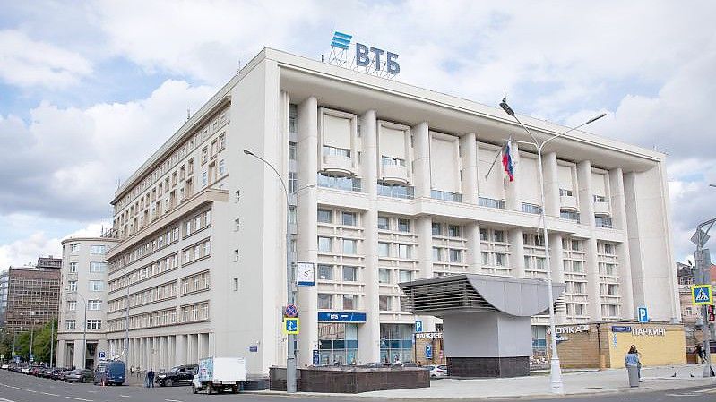 Die Zentrale der VTB Bank in Moskau. Foto: Christian Charisius/dpa