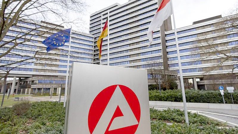 Die Bundesagentur für Arbeit in Nürnberg legt neue Statistiken vor. Foto: Daniel Karmann/dpa