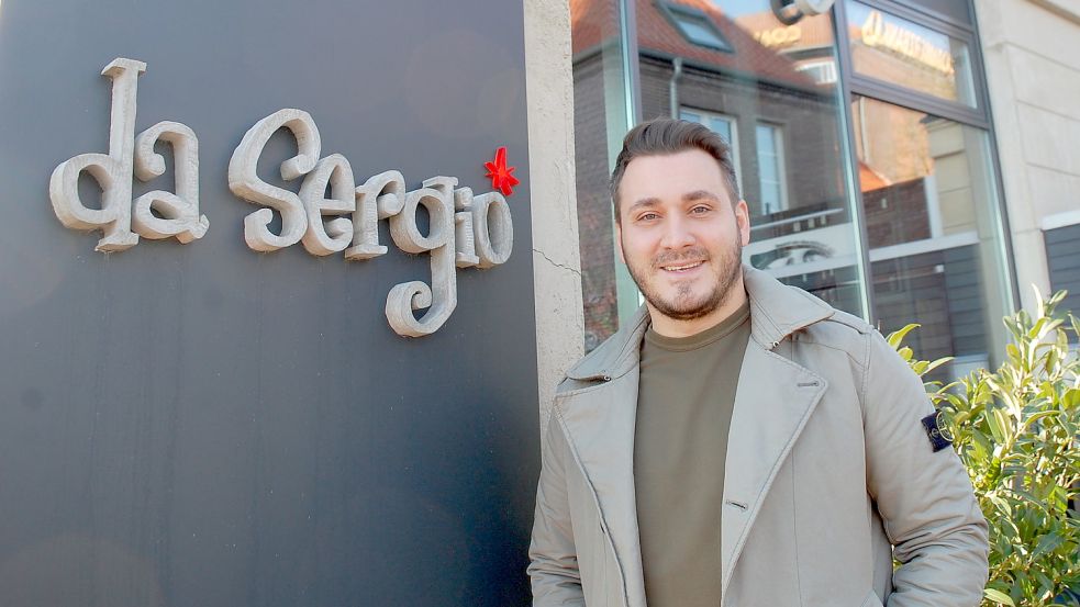 Der Emder Gastronom Claudio Casto hat seine Pläne geändert. Sein Restaurant „da Sergio“ zieht quasi von der einen auf die andere Seite des Alten Binnenhafens. Foto: H. Müller