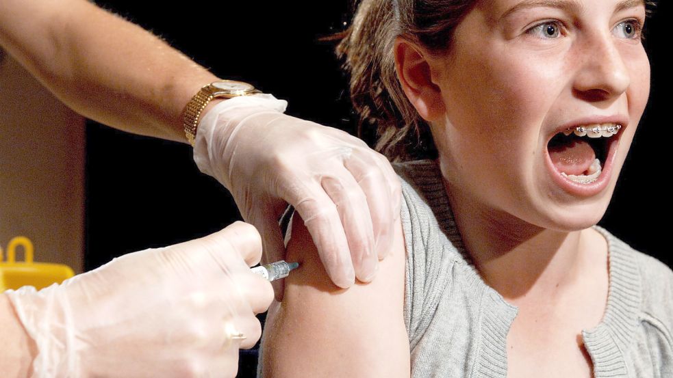 Impfen gegen Gebärmutterhalskrebs: Das Foto zeigt die Australierin Sophie Weisz, eine der ersten Versuchspersonen für die HPV-Impfung. Das war im Jahr 2006. Foto: epa / Mick Tsikas