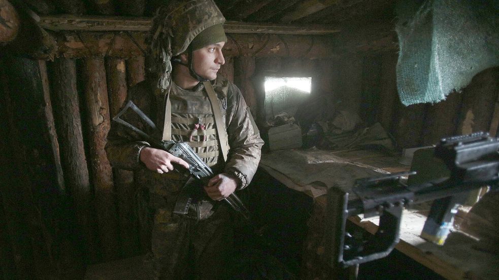 Ukrainische Soldaten müssen russische Angriffe abwehren. Welche Begriffe und Definitionen Sie kennen sollten. (Symbolbild) Foto: AFP/ANATOLII STEPANOV