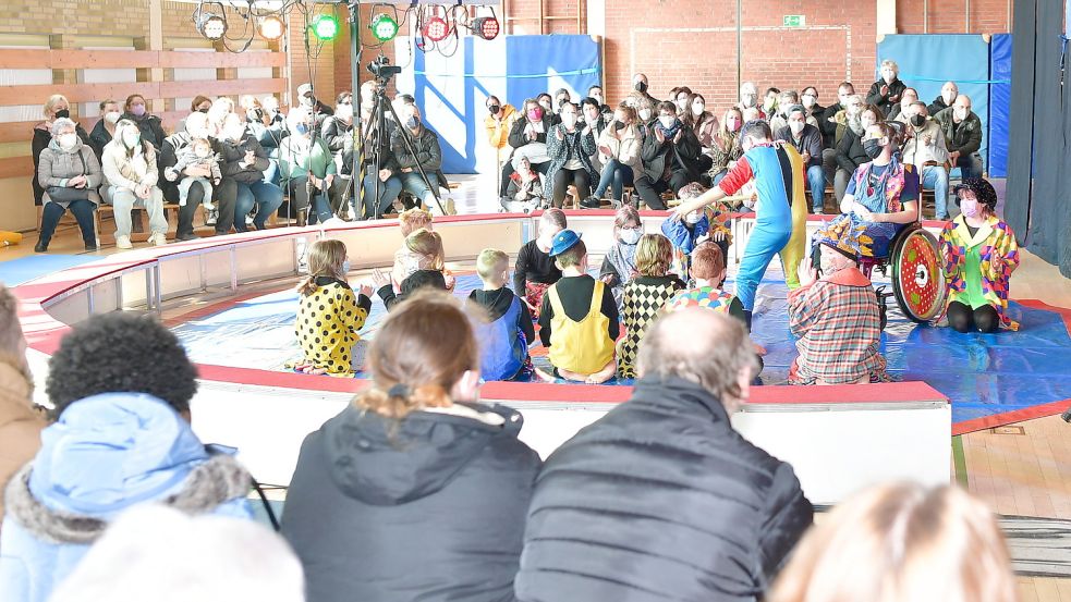 Viele Eltern und weitere Besucher schauten sich die Auftritte an.