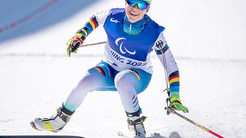 Die sehbehinderte Linn Kazmaier gewann Biathlon-Silber. Foto: Jens Büttner/dpa-Zentralbild/dpa