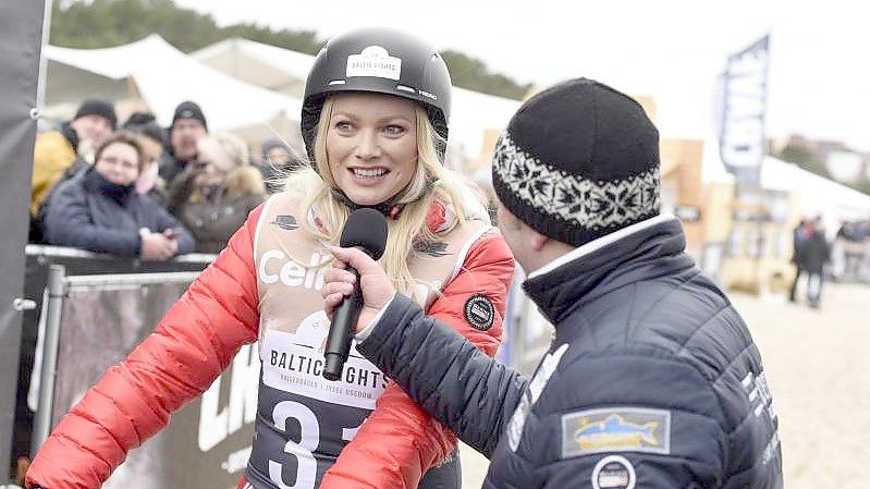 Die Hunde-Gespann von Franziska Knuppe verwies die Konkurrenz auf die Plätze. Foto: Frank Hormann/dpa
