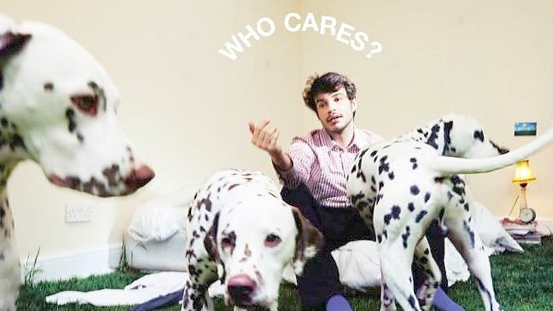 Das neue Album „Who Cares?“ von Rex Orange County erscheint am Freitag. Foto: Sony Music/dpa