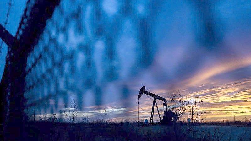 Die USA wollen kein russisches Rohöl mehr importieren - das wirkt sich auch auf die Ölpreise aus. Foto: Jacob Ford/Odessa American/AP/dpa