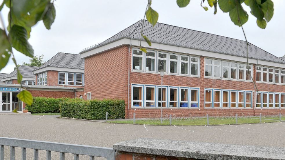 Die Realschule Aurich kämpft seit Jahren gegen akute Raumnot. Fotos: Archiv