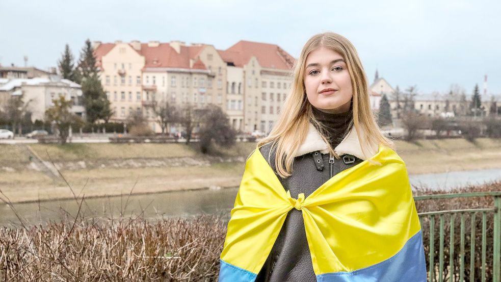 Die 18-jährige Anna kommt aus Kiew. Sie ist mit einem Teil ihrer Familie nach Polen geflohen - und sorgt sich um Freunde und Verwandte im Kriegsgebiet. Foto: Hock