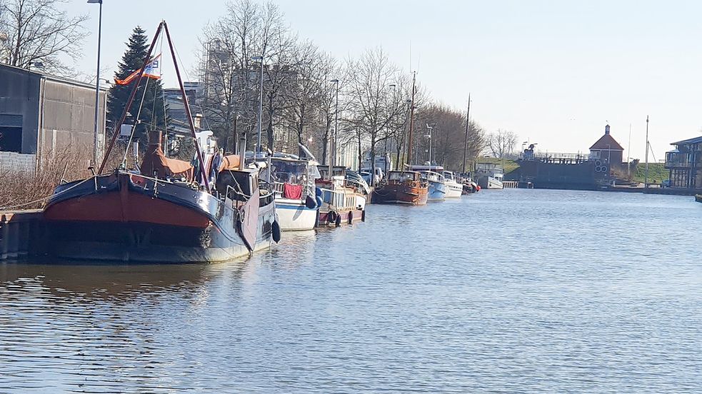 Im Hafen von Weener sollen nach Vorstellung der Verwaltung auch Hausboote festmachen. Ob das planungsrechtlich möglich ist, muss noch geprüft werden. Foto: Gettkowski