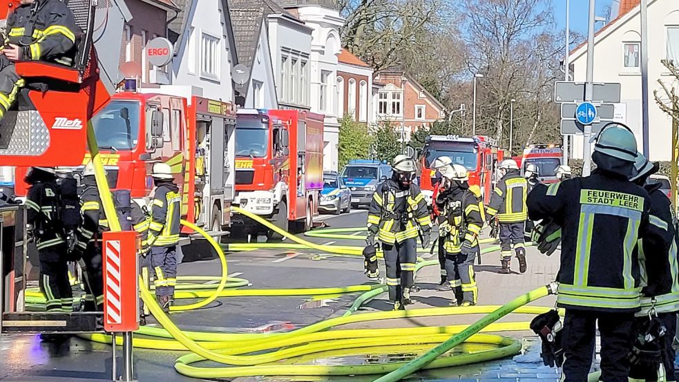 Die Heisfelder Straße musste lange gesperrt werden.