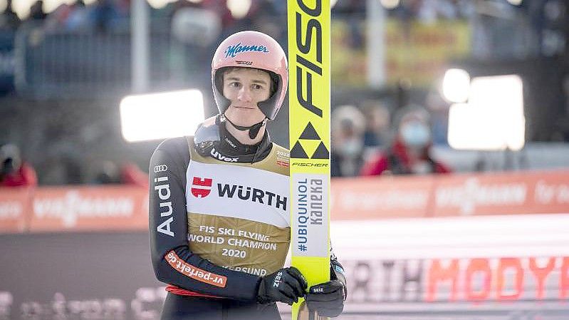 Karl Geiger hofft bei der Skiflug-WM auf eine Team-Medaille. Foto: Daniel Kopatsch/Fa/dpa