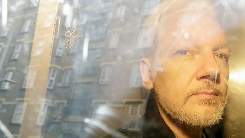 Julian Assange will heiraten - im Gefängnis. Foto: Matt Dunham/AP/dpa