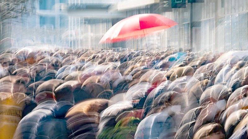 Die Gesundheitsämter meldeten dem RKI binnen eines Tages 146.607 Neuinfektionen. Foto: Frank Rumpenhorst/dpa