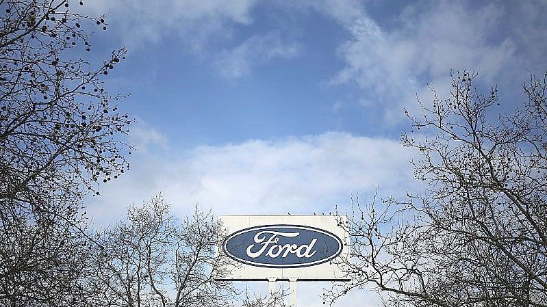 In Köln will Ford mit Milliarden-Investitionen binnen sechs Jahren 1,2 Millionen E-Autos produzieren. Foto: Oliver Berg/dpa