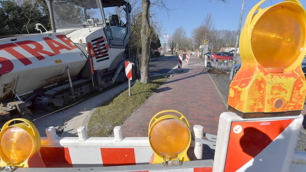 Die Arbeiten zur Erneuerung der Straße Im Brink in Hesel werden fortgesetzt. Foto: Ortgies