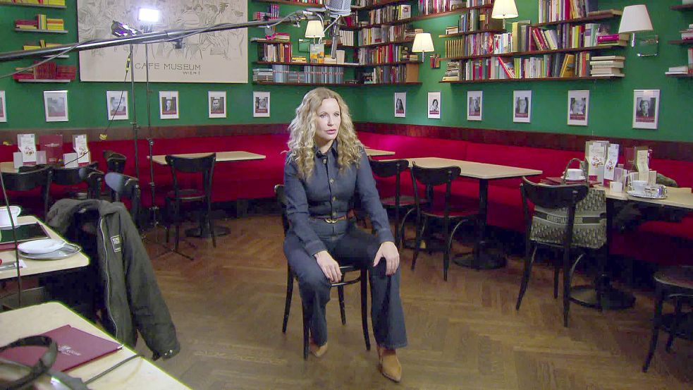 Die Moderatorin Katja Burkard in der Dokumentation „Sichtbar, stark und selbstbewusst. Die Revolution der Frauen über 50“ Foto: ZDF/ORF