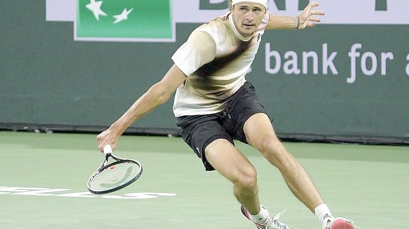 Alexander Zverev trifft nun mit seinem Doppel-Partner Andrej Golubew auf die US-Amerikaner Taylor Fritz und Tommy Paul. Foto: Mark J. Terrill/AP/dpa