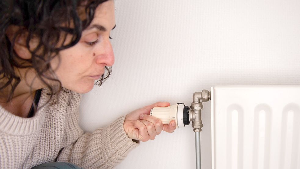 Hohe Heizkosten: Weil die Preise immer weiter steigen, drehen in diesem Winter viele die Heizung runter. Foto: Imago Images