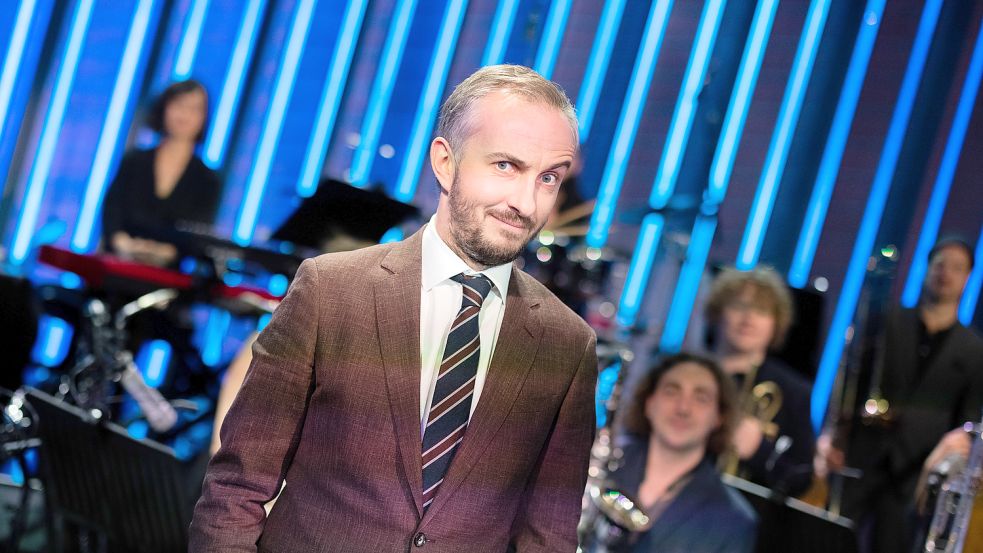 Jan Böhmermann geht mit Rundfunk-Tanzorchester auf Tour Foto: dpa