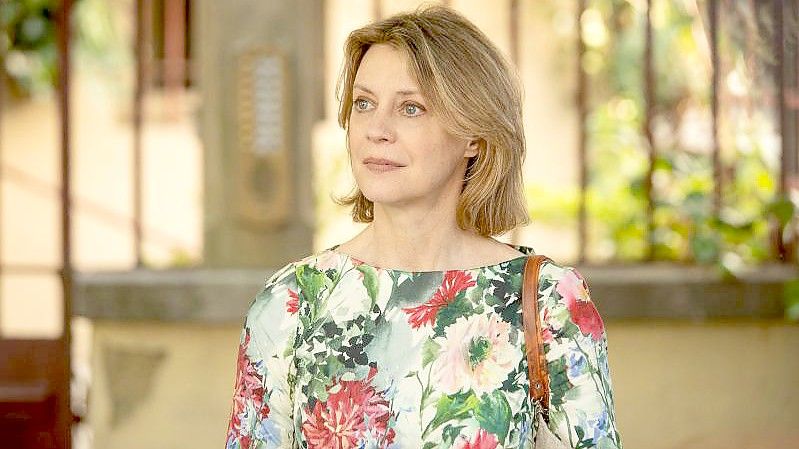 Margherita Buy als Dora in einer Szene des Films "Drei Etagen" von Nanni Moretti. Foto: Alberto Novelli/Happy Entertainment/dpa