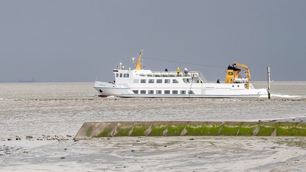 Die Fähre Baltrum III startet vom Hafen aus zur Inselfahrt. Künftig wird die teurer sein. Foto: DPA