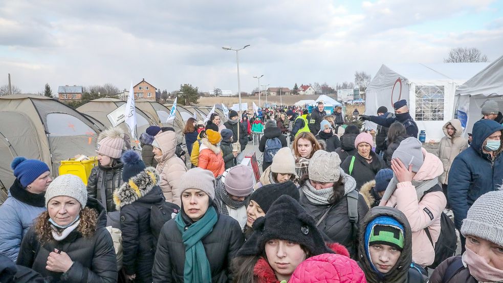 Am polnisch-ukrainischen Grenzübergang Medyka kommen täglich Menschen an, die vor dem Krieg in ihrem Heimatland fliehen. Einige von ihnen sind inzwischen in Ostfriesland. Foto: Hock