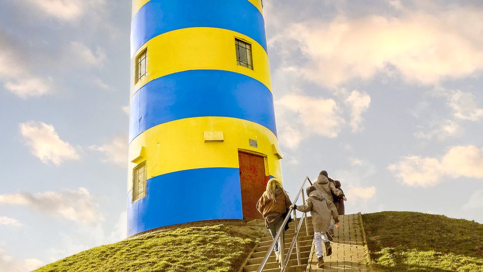 Bislang besteht die blau-gelbe Variante des Leuchtturms nur in der Fantasie. Grafik: Nicolaus Hippen / Werbeagentur Bebold