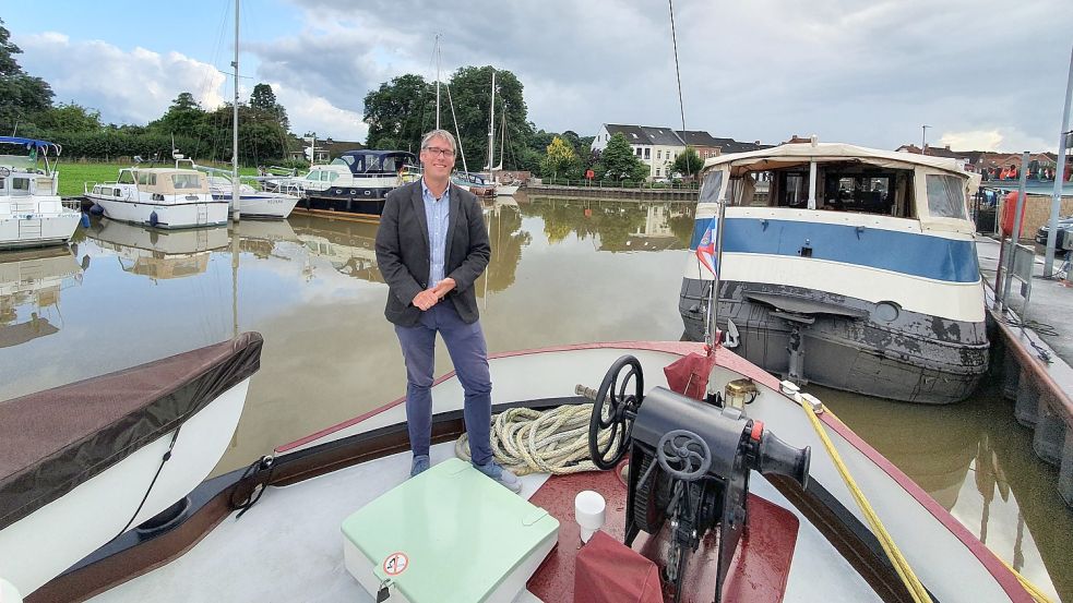 Bürgermeister Heiko Abbas liegt viel daran, dass Potenzial, das im Hafen schlummert weiterzuentwickeln. Foto: Gettkowski