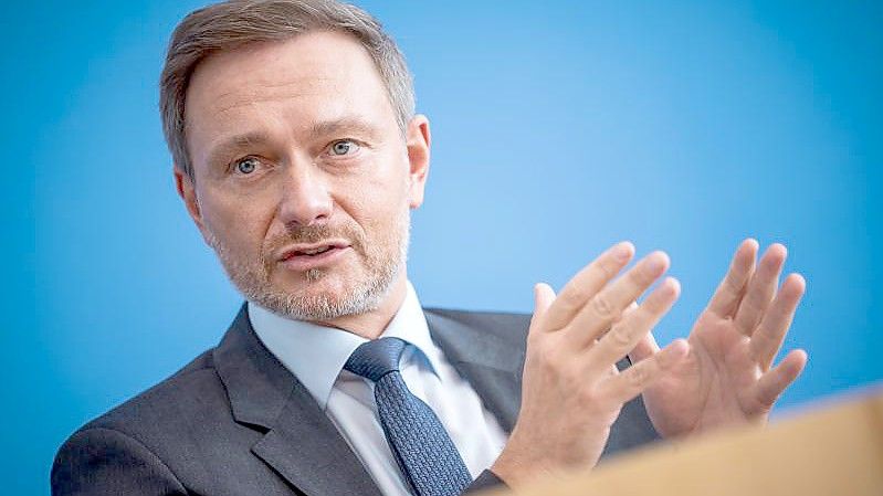 Christian Lindner (FDP), Bundesminister der Finanzen, während einer Pressekonferenz in Berlin. Foto: Michael Kappeler/dpa