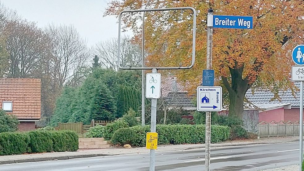 Mitte November 2021 hatten Unbekannte das gelbe Schild an der Ihrener Straße bei der Einmündung zum Breiten Weg abgeschraubt und mitgenommen. Foto: Archiv