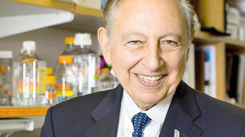 US-Forscher Robert Gallo wird 85 - und arbeitet noch mehr als zuvor. Foto: Institute of Human Virology at the University of Maryland School of Medicine/dpa