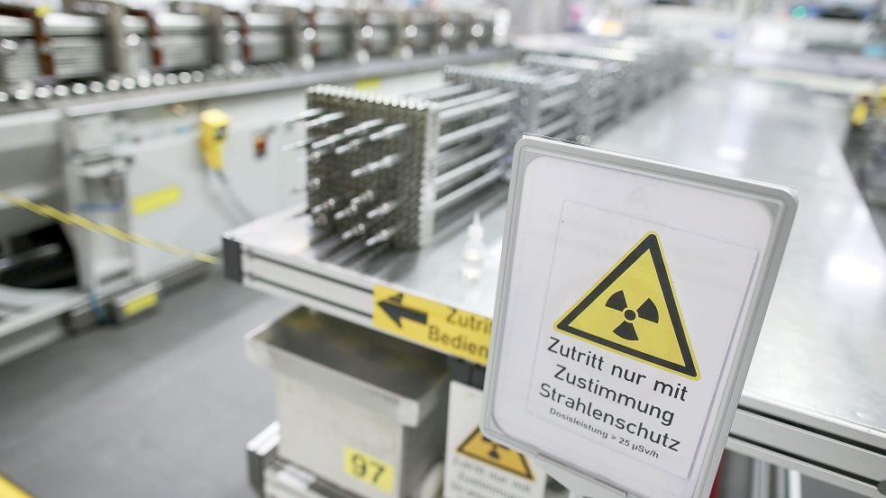 In der Brennelementefabrik in Lingen werden Brennelemente für den Einsatz in Kernkraftwerken zusammengebaut. Auch mit russischen Unternehmen wurde bislang Handel betrieben. Foto: David Ebener