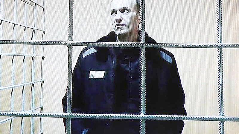 Putin-Gegner Alexej Nawalny verbüßt bereits eine mehrjährige Haftstrafe in einem Straflager in Pokrow, rund 100 Kilometer östlich von Moskau. Foto: Evgeny Feldman/Meduza/AP/dpa