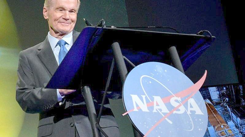 Nasa-Chef Bill Nelson während seiner ersten großen Ansprache an die Mitarbeiter im Hauptsitz der Behörde in Washington. Foto: Bill Ingalls/NASA/AP/dpa