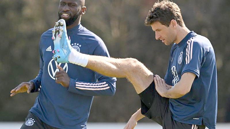 Thomas Müller beim Training der Nationalmannschaft. Foto: Arne Dedert/dpa