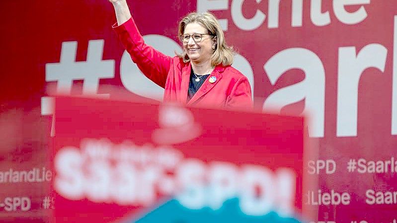 Die SPD-Spitzenkandidatin Anke Rehlinger liegt im Saarland Umfragen zufolge weit vor Ministerpräsident Tobias Hans. Foto: Oliver Dietze/dpa
