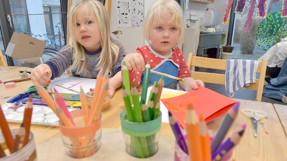Berufstätige Eltern sind vielfach darauf angewiesen, dass ihre Kinder von professionellen Einrichtungen betreut werden. Foto: OZ-Archiv/Ortgies