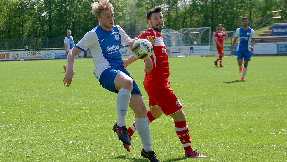 Alexander Kenning (links) spielte bereits von 2014 bis 2016 bei BW Papenburg. Archivfoto: Reemts