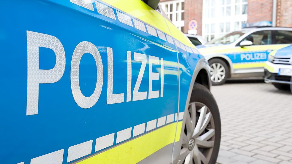 Am Freitagnachmittag wurde die Polizei zu einem Verkehrsunfall in Bremen gerufen, bei dem sich eine junge Radfahrerin schwer verletzt hat. Foto: Melanie Hohmann