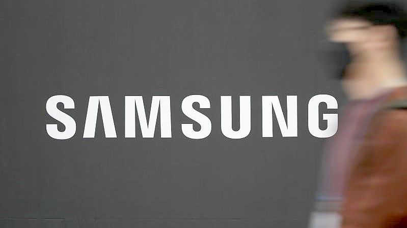 Der Gewinn aus Samsungs Kerngeschäften wird sich voraussichtlich auf etwa 10,6 Milliarden Euro. belaufen. Foto: Lee Jin-Man/AP/dpa
