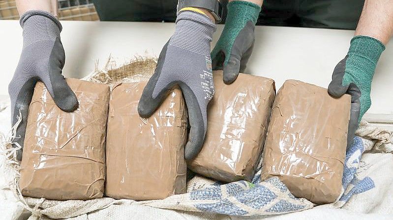 Kokainfund: Der Polizei ist ein Schlag gegen das Organisierte Verbrechen gelungen. Foto: Mohssen Assanimoghaddam/dpa