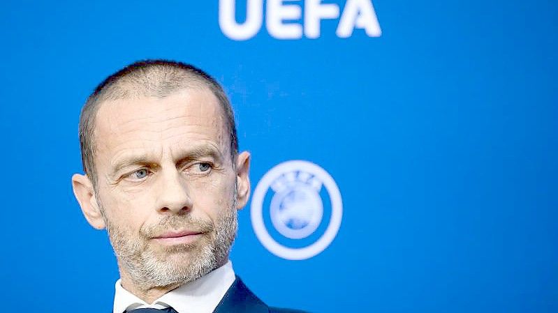 Aleksander Ceferin, UEFA-Präsident, während einer Pressekonferenz nach der Sitzung des UEFA-Exekutivkomitees. Foto: Jean-Christophe Bott/KEYSTONE/dpa