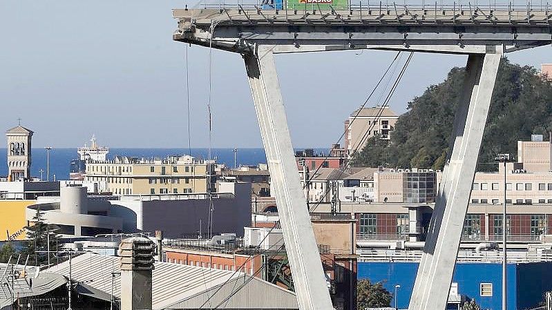 Die Autobahnbrücke Morandi stürzte 2018 ein. Wer trägt die Verantwortung?. Foto: Antonio Calanni/AP/dpa