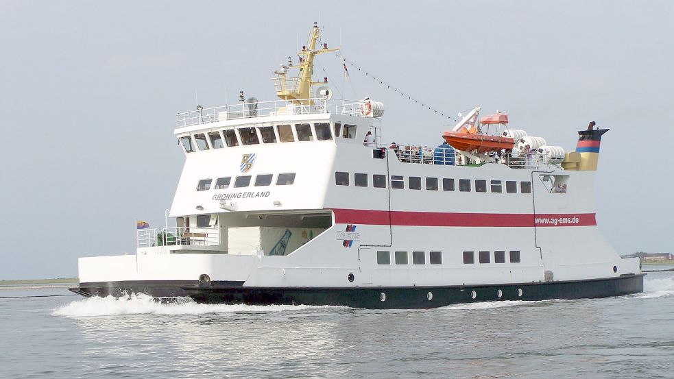 Die Autofähre „Groningerland“ - hier vor der Insel Borkum - verlässt bald ihren Heimathafen Emden. Sie kehrt an die nordfriesische Küste zurück. Foto: S. Erdmann/Archiv