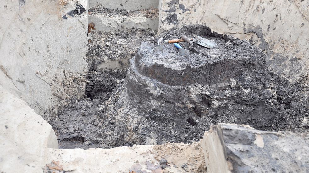 Bevor Bauland erschlossen werden kann, kommt es immer wieder zu Ausgrabungen. Hier wurde in Schortens ein alter Brunnen freigelegt. Foto: Ullrich/Archiv