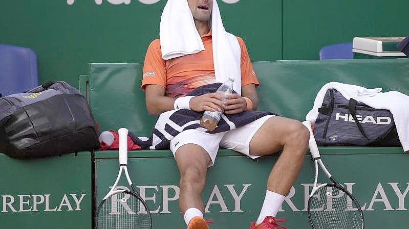 Schied in Monte Carlo früh aus: Novak Djokovic. Foto: Daniel Cole/AP/dpa