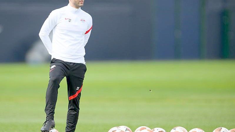 Will unbedingt in Bergamo mit RB Leipzig das Halbfinale in der Europa League klarmachen: Trainer Domenico Tedesco. Foto: Robert Michael/dpa