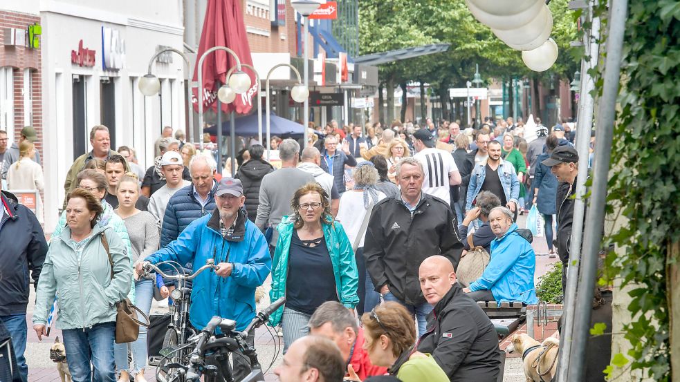 Die Händler in Leer hoffen bei den verkaufsoffenen Sonntagen auf zahlreiche Kunden. Foto: Ortgies/Archiv